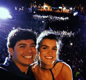 Alfred y Amaia durante su concierto en El Prat de Llobregat Alfred y Amaia durante su concierto en El Prat de Llobregat