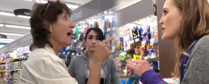 Discusión entre dos mujeres por no dejar hablar en español Discusión entre dos mujeres por no dejar hablar en español