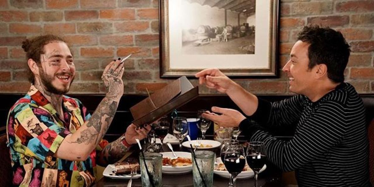 Post Malone y Jimmy Fallon cenan juntos
