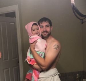 El adorable vídeo de un padre y su hija cantando Maroon 5 El adorable vídeo de un padre y su hija cantando Maroon 5