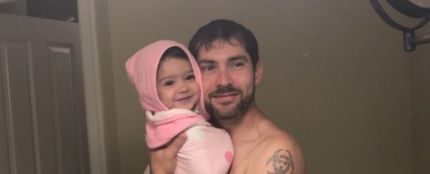 El adorable vídeo de un padre y su hija cantando Maroon 5