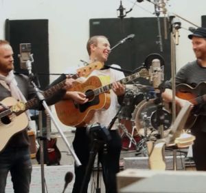 Una de las imágenes del tráiler de 'A Head Full Of Dreams', el documental de Coldplay Una de las imágenes del tráiler de 'A Head Full Of Dreams', el documental de Coldplay