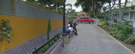 Una pareja de amantes pillados por Google Maps Una pareja de amantes pillados por Google Maps