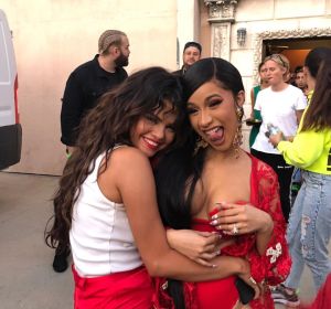 Selena Gomez y Cardi B en el rodaje de 'Taki Taki' Selena Gomez y Cardi B en el rodaje de 'Taki Taki'