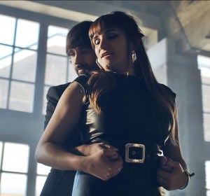 David Otero y Rozalén en el videoclip 'El Baile' David Otero y Rozalén en el videoclip 'El Baile'