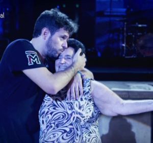 La emotiva sorpresa de Pablo López a Jacinta en uno de sus conciertos La emotiva sorpresa de Pablo López a Jacinta en uno de sus conciertos