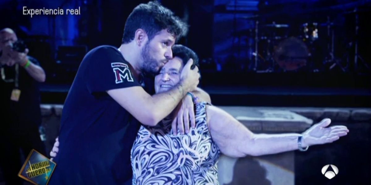 La emotiva sorpresa de Pablo López a Jacinta en uno de sus conciertos