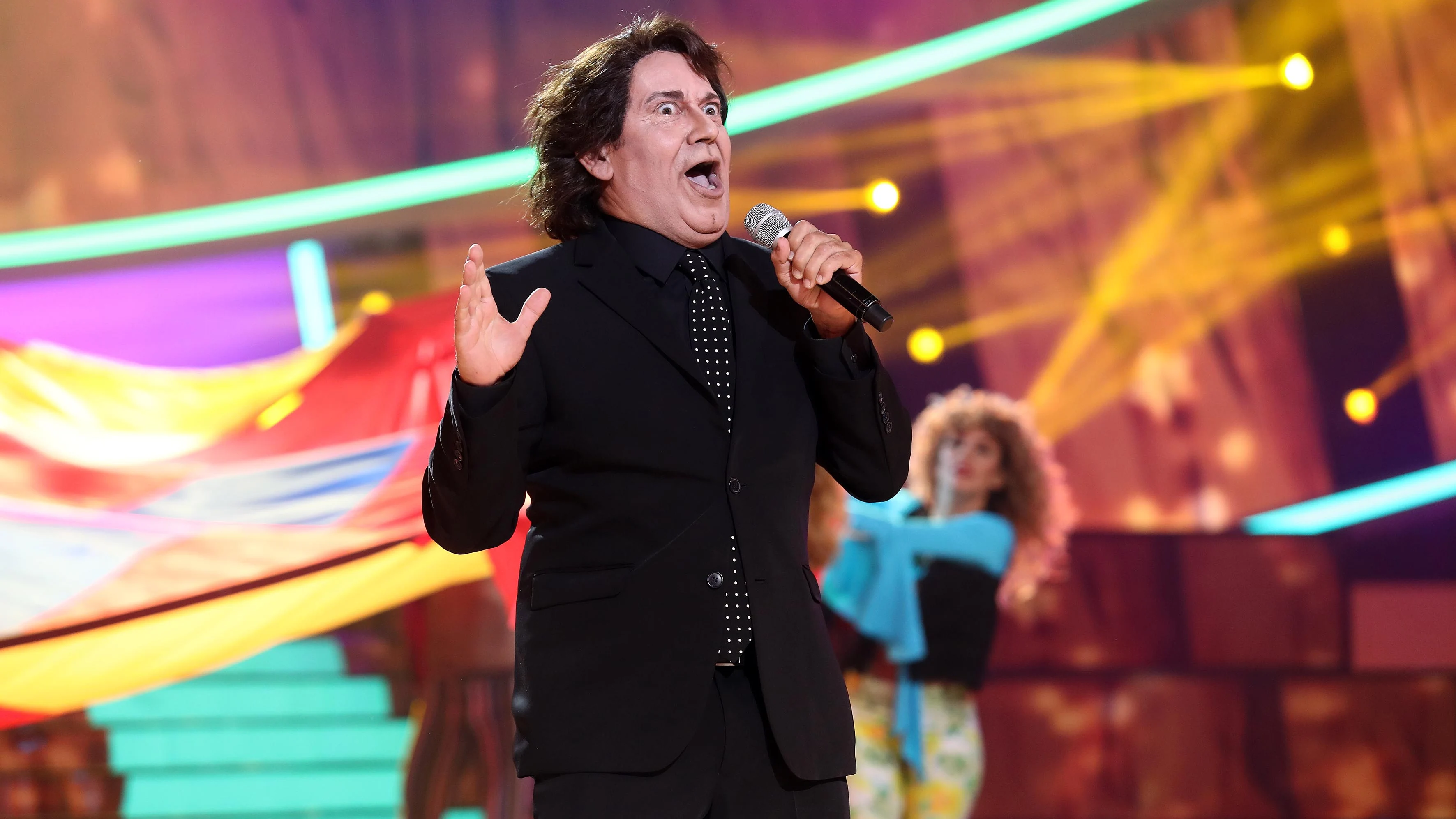 José Corbacho le canta al mundo 'Aquarius' como Raphael José Corbacho le canta al mundo 'Aquarius' como Raphael