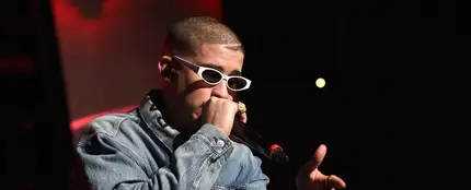 Bad Bunny durante una de sus actuaciones en Los Ángeles Bad Bunny durante una de sus actuaciones en Los Ángeles