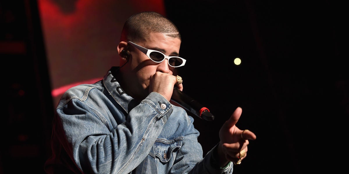 Bad Bunny durante una de sus actuaciones en Los Ángeles