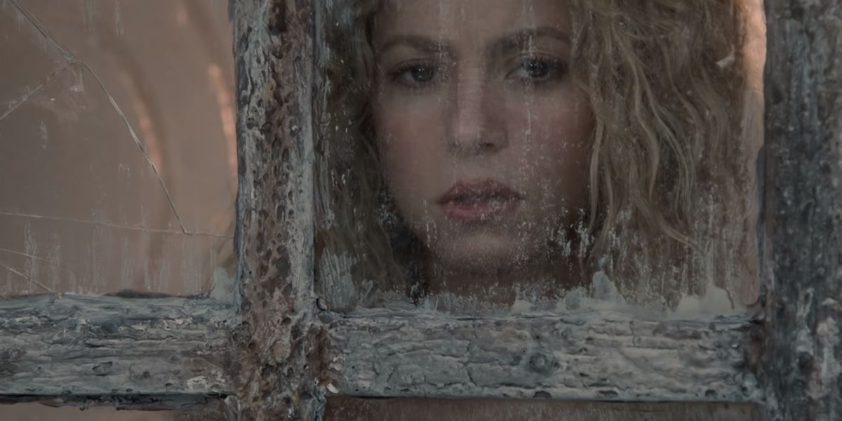Shakira en el videoclip 'Nada'