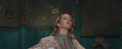 Ellie Goulding en el vídeo de &#39;Close To Me&#39;