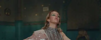 Ellie Goulding en el vídeo de 'Close To Me' Ellie Goulding en el vídeo de 'Close To Me'