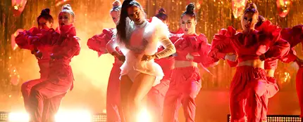Rosalía durante su actuación en los Latin Grammy 2018 Rosalía durante su actuación en los Latin Grammy 2018