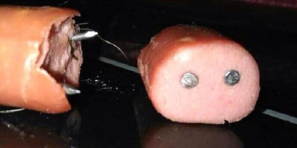 Salchicas con clavos en su interior
