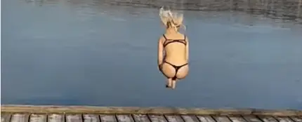 Saltando a un lago helado Saltando a un lago helado
