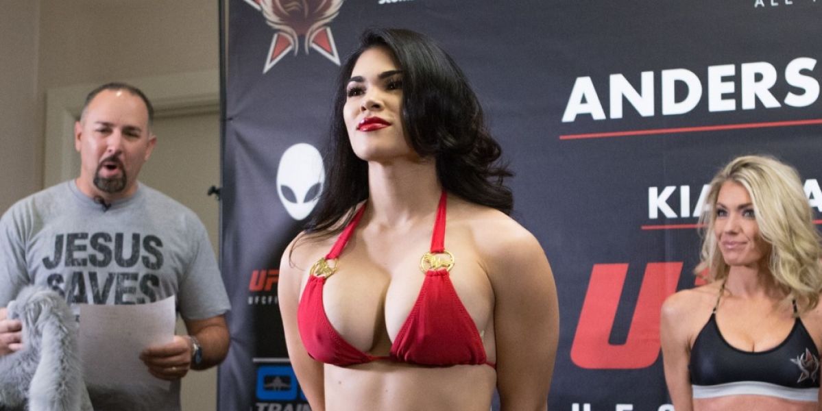 Rachael Ostovich, en un pesaje previo a una pelea
