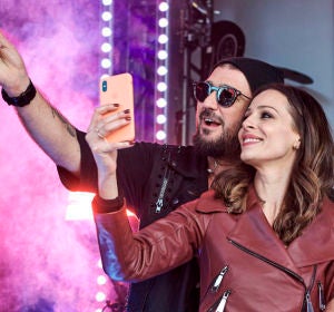 Antonio Orozco y Eva González en el evento de 'La Voz' en Callao Antonio Orozco y Eva González en el evento de 'La Voz' en Callao