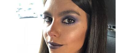 Cristina Pedroche con un maquillaje en tonos violetas