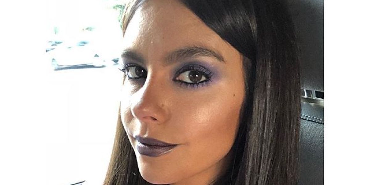 Cristina Pedroche con un maquillaje en tonos violetas