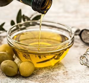 Estos son los fallos que cometes con el aceite de oliva virgen extra. Estos son los fallos que cometes con el aceite de oliva virgen extra.