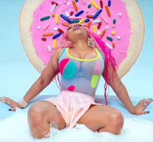 Nicki Minaj en el videoclip de 'Good Form' Nicki Minaj en el videoclip de 'Good Form'