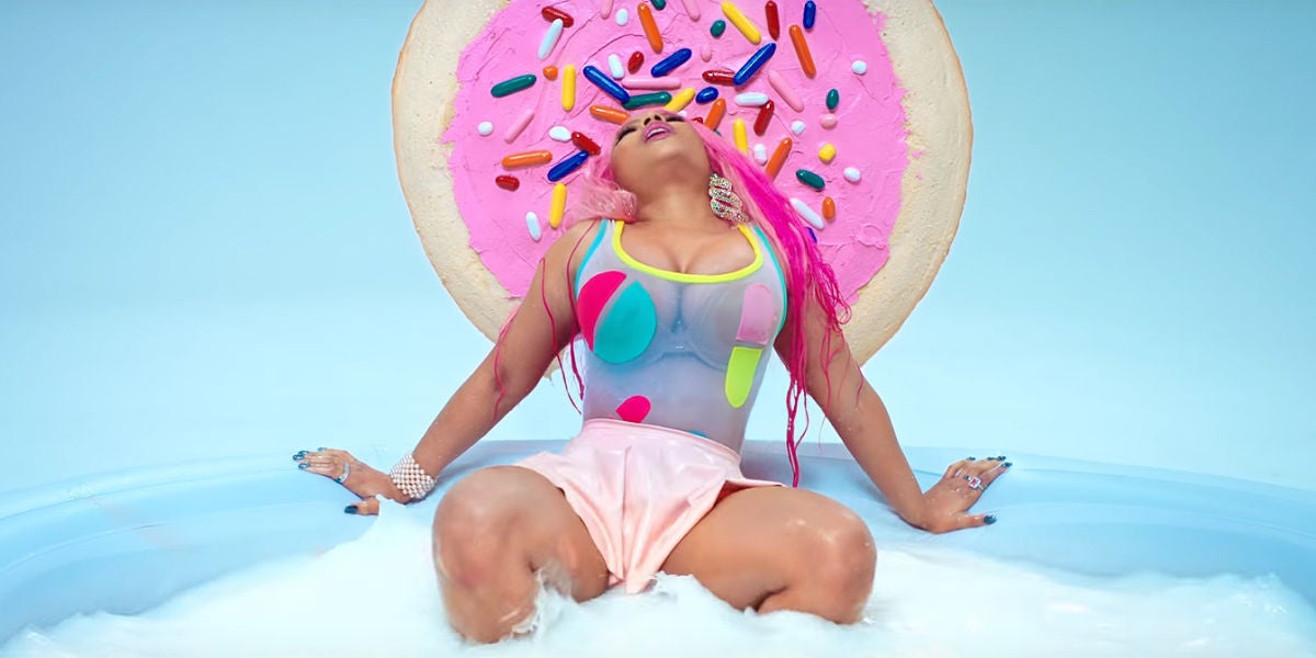 Nicki Minaj en el videoclip de 'Good Form'