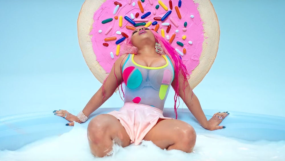 Nicki Minaj en el videoclip de 'Good Form'