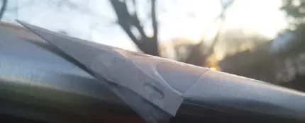 Imagen de una de las cuchillas encontradas en un parque de infantil en Reino Unido Imagen de una de las cuchillas encontradas en un parque de infantil en Reino Unido