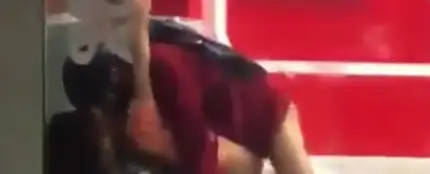 Graban a una pareja teniendo sexo en un cajero Graban a una pareja teniendo sexo en un cajero