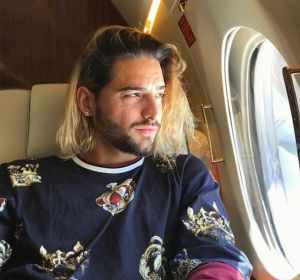 Maluma en su jet privado Maluma en su jet privado