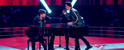 Luis Fonsi canta 'No me doy por vencido' acompañado por Pablo López Luis Fonsi canta 'No me doy por vencido' acompañado por Pablo López