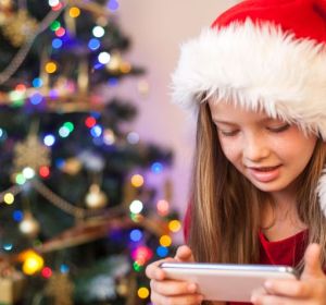 En qué fijarnos a la hora de regalar el primer móvil a nuestros hijos por Navidad En qué fijarnos a la hora de regalar el primer móvil a nuestros hijos por Navidad