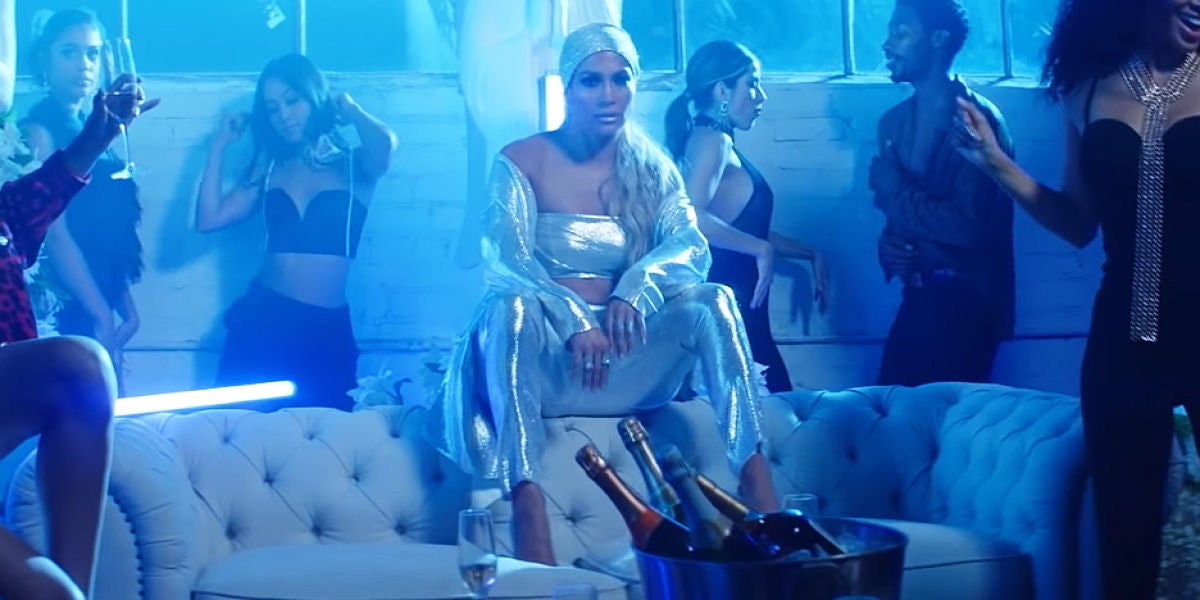 Jennifer Lopez en el videoclip de 'Te Boté 2'