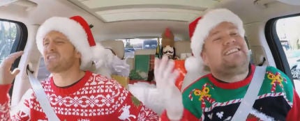 Michael Bublé y James Corden en el navideño Carpool Karaoke
