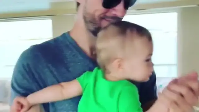 Enrique Iglesias con su hijo Nicholas