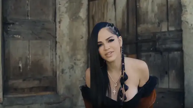 Natti Natasha en el vídeo de 'Lamento tu pérdida'