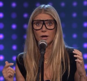Gwyneth Paltrow imita a Ariana Grande y Christina Aguilera en un divertido vídeo Gwyneth Paltrow imita a Ariana Grande y Christina Aguilera en un divertido vídeo