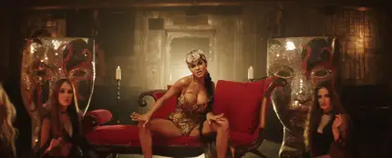 Natti Natasha en su videoclip 'Pa' Mala Yo' Natti Natasha en su videoclip 'Pa' Mala Yo'
