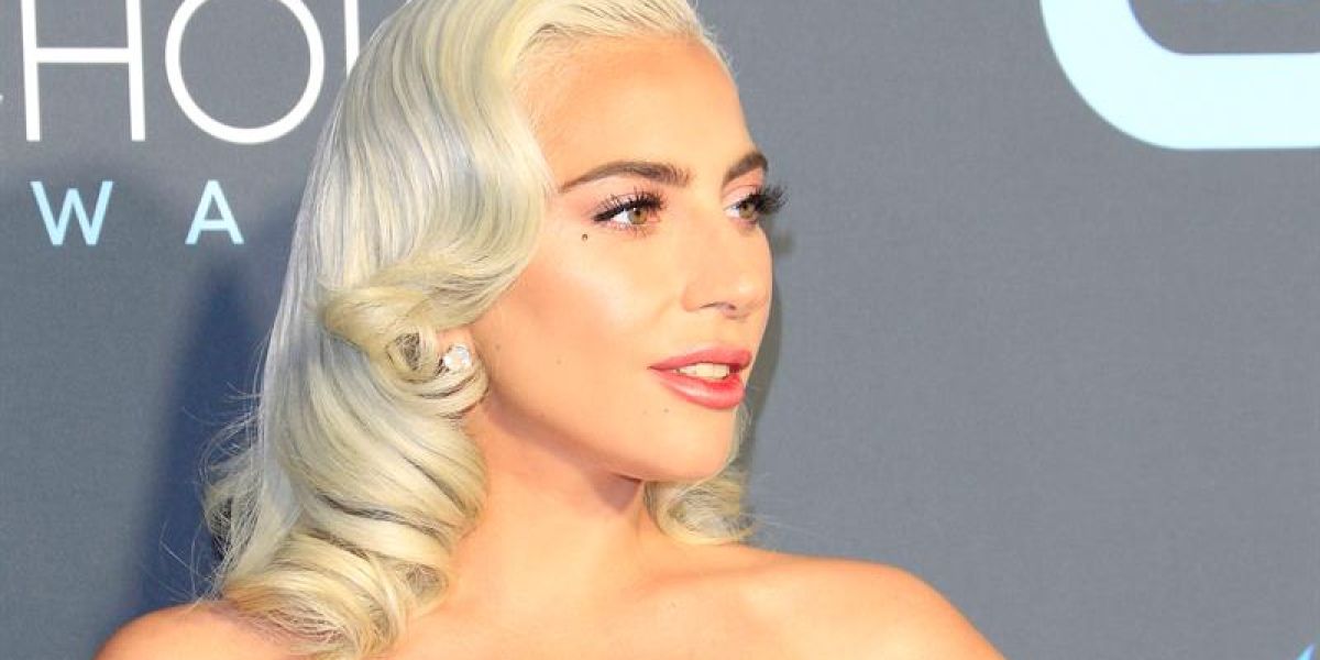 Lady Gaga en los Critics’ Choice Awards