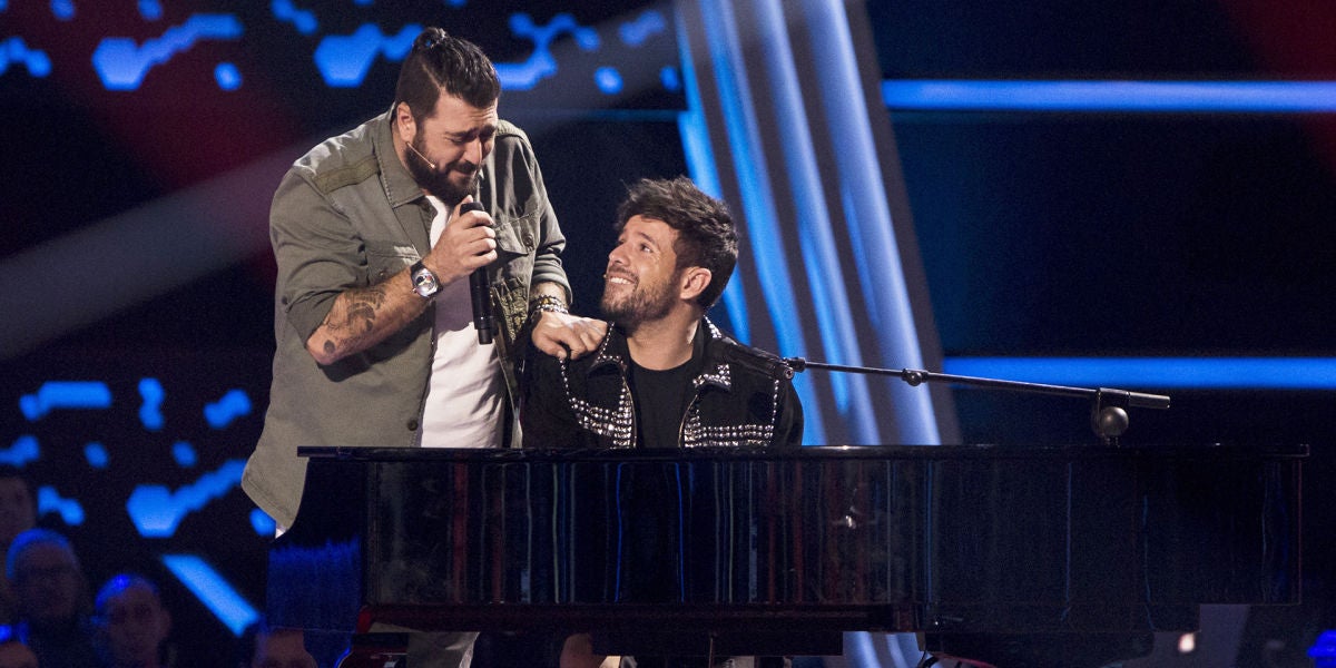 Pablo López y Antonio Orozco llenan el plató de ‘La Voz’ de emoción con ‘No hay más’