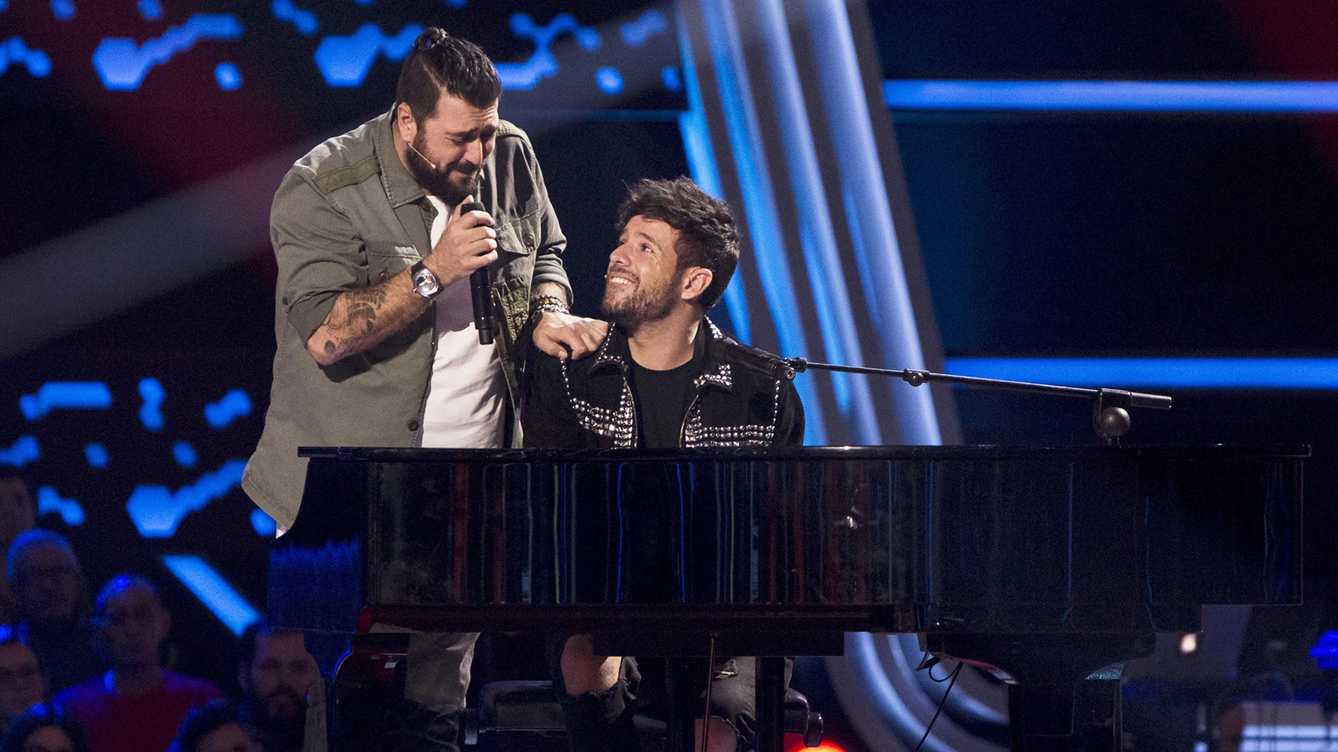 Pablo López y Antonio Orozco llenan el plató de ‘La Voz’ de emoción con ‘No hay más’ Pablo López y Antonio Orozco llenan el plató de ‘La Voz’ de emoción con ‘No hay más’