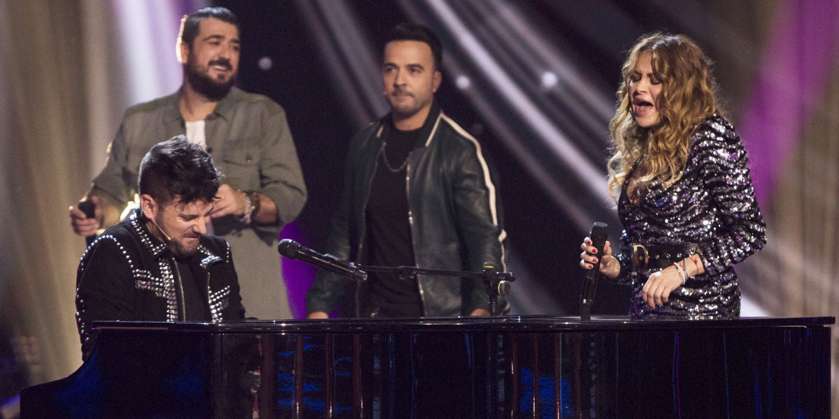 El lunes y martes, Paulina Rubio deslumbra en el escenario de 'La Voz' con 'Bésame mucho'