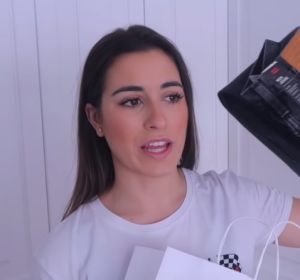 Paula Gonu Paula Gonu