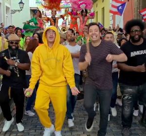 Bad Bunny y Jimmy Fallon revolucionan las calles de Puerto Rico Bad Bunny y Jimmy Fallon revolucionan las calles de Puerto Rico
