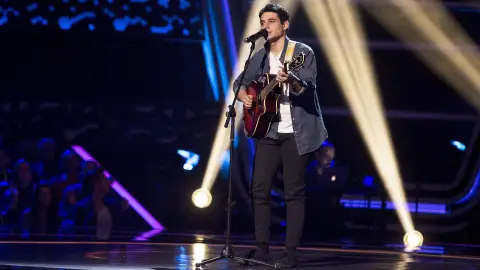 Vídeo: Alex Palomo canta ‘Lonely boy’ en las ‘Audiciones a ciegas' Alex Palomo canta ‘Lonely boy’ en las ‘Audiciones a ciegas’ de ‘La Voz’