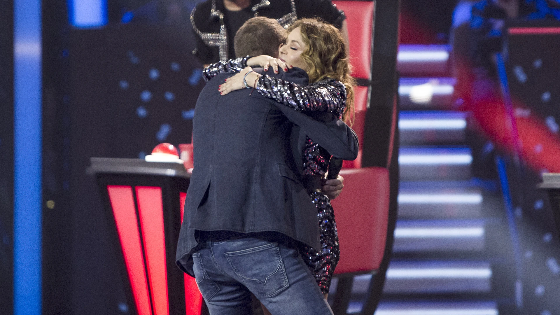 Vídeo: Paulina Rubio suma la voz de Ángel Cortés a su equipo Paulina Rubio suma la voz de Ángel Cortés a su equipo: “Me ha cautivado tu tono de voz”