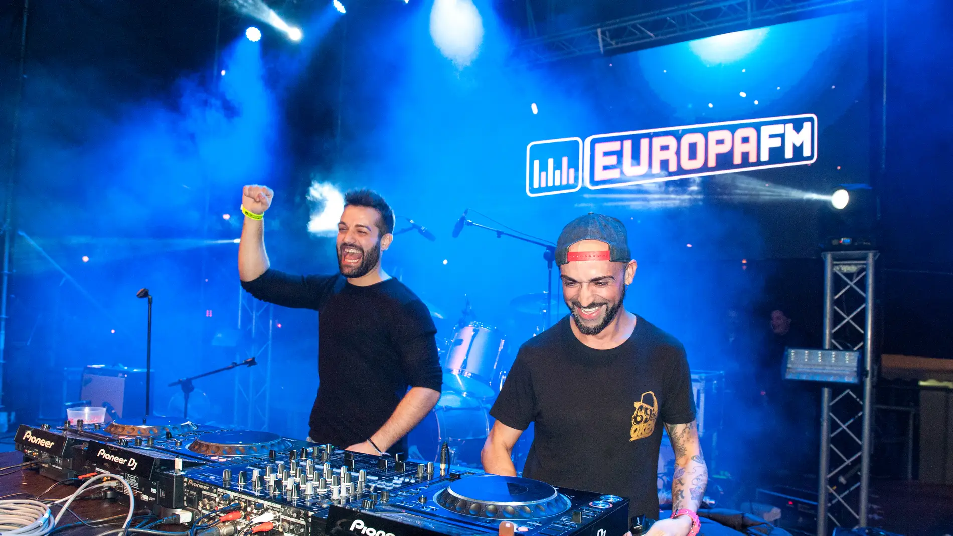 Los DJs Stevan Chaves y Biel Castell con Europa FM en las fiestas de Sant Sebastià 2019