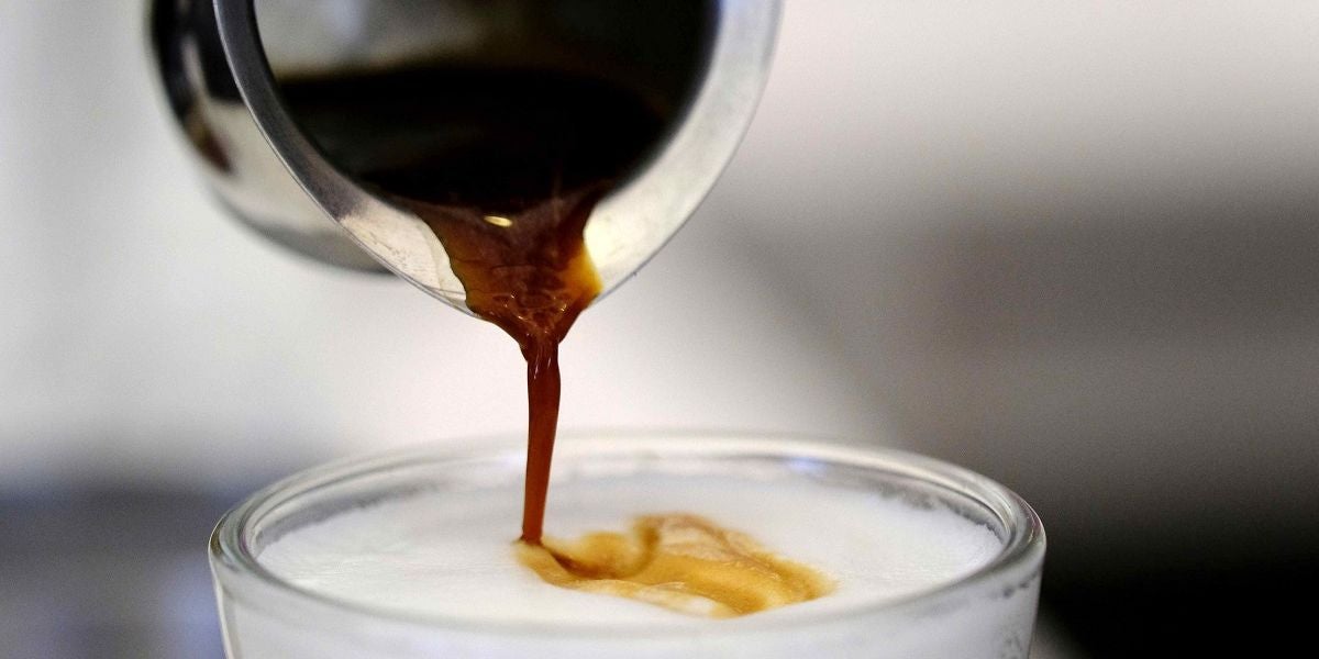 Imagen de un café con leche
