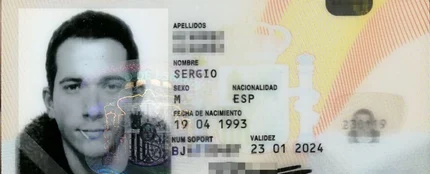 La foto del DNI de Sergio con palillo La foto del DNI de Sergio con palillo